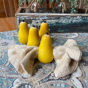 Pear Napkin Rings Set Of 4 Resin Fruit Farmhouse Table Decor Yellow 1990s 2000s